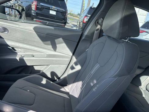 Used 2024 Hyundai Elantra SEL image 15