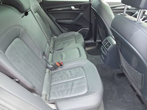Used 2019 Audi Q5 2.0T Premium w/ Convenience Package AWD/4WD image 18