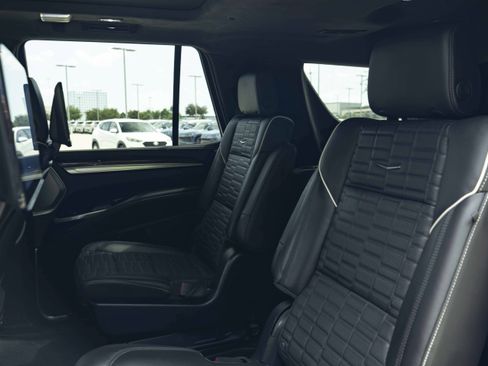 Used 2026 Cadillac Escalade Platinum Sport w/ LPO, ONYX Package AWD/4WD image 17