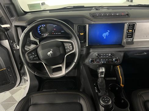 Used 2024 Ford Bronco Badlands image 15