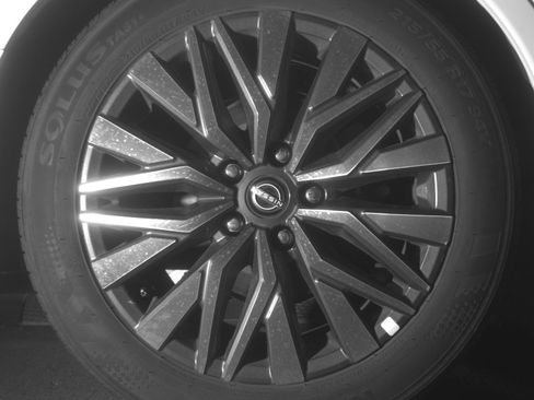 Used 2025 Nissan Altima 2.5 SV FWD image 15