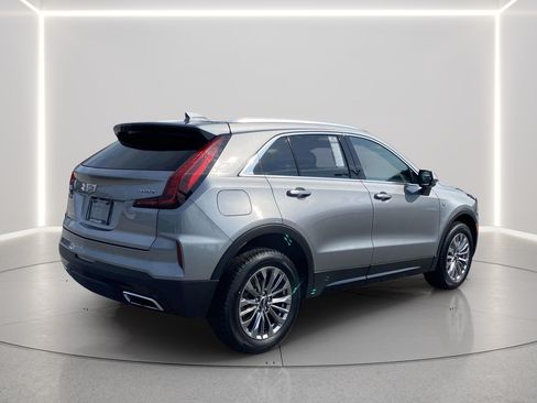 Used 2025 Cadillac XT4 Premium Luxury FWD image 4