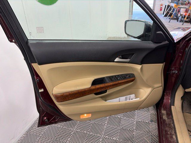 Used 2011 Honda Accord EX image 12