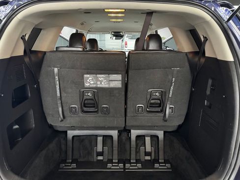 Used 2024 Kia Carnival LX FWD image 45