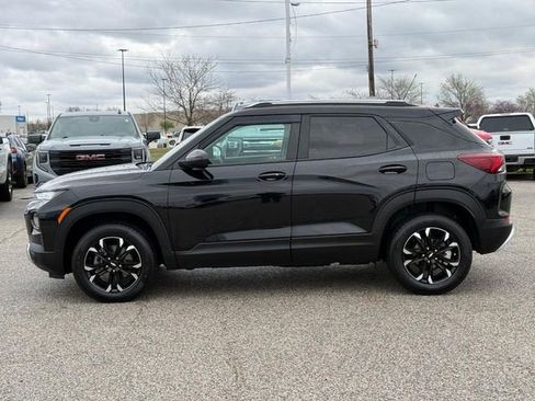Used 2022 Chevrolet TrailBlazer LT w/ Driver Confidence Package image 2
