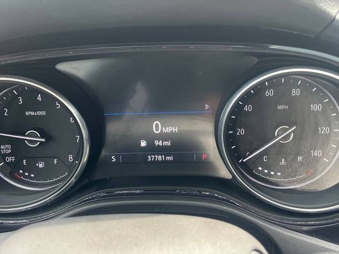 Used 2022 Buick Encore GX Preferred w/ Cold Weather Comfort Package FWD image 12