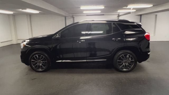 Certified 2024 GMC Terrain Denali w/ Black Diamond Edition AWD/4WD image 5