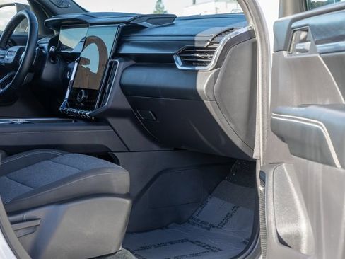 Used 2025 GMC Acadia Elevation image 21