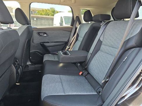 Used 2021 Nissan Rogue SV AWD/4WD image 13