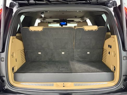 Used 2020 Cadillac Escalade Platinum image 17