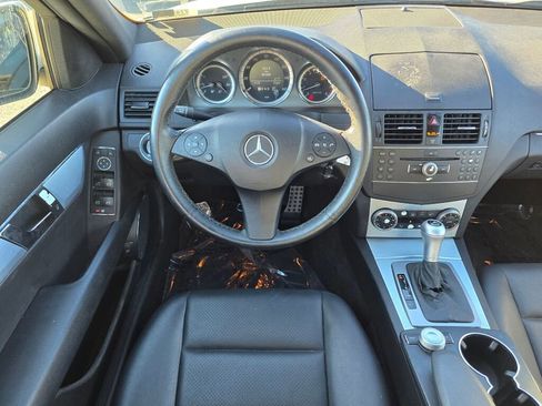 Used 2009 Mercedes-Benz C 300 Sedan image 2