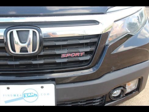 Used 2019 Honda Ridgeline Sport image 11