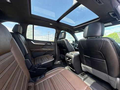 Used 2026 GMC Acadia Denali Ultimate w/ LPO, Floor Liner Package FWD image 19