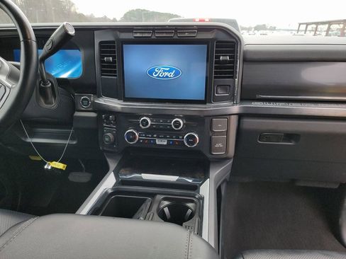 Used 2024 Ford F250 Lariat image 3