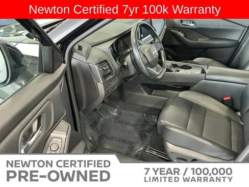 Used 2025 Nissan Rogue SV w/ SV Premium Package FWD image 6