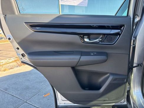 Used 2025 Honda CR-V EX-L image 16