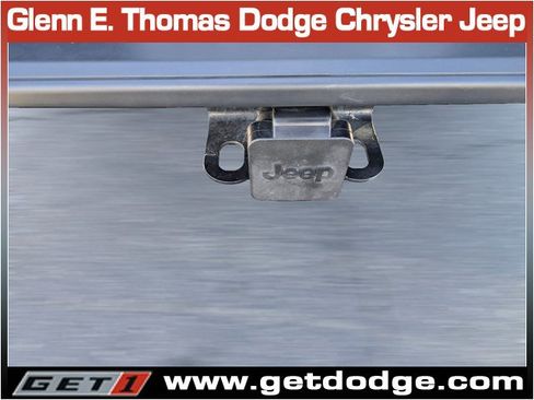 Certified 2022 Jeep Gladiator Willys image 11