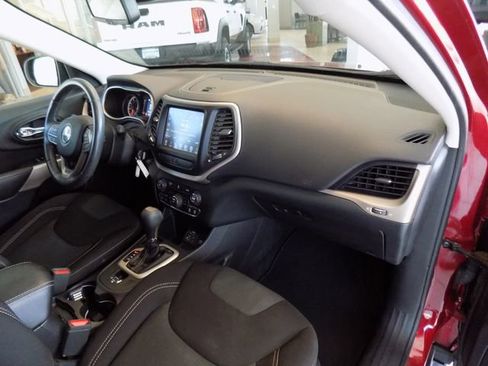 Certified 2017 Jeep Cherokee Latitude image 25