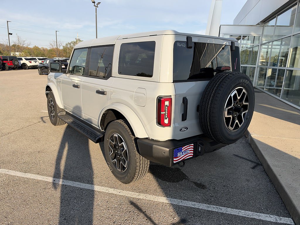 New 2026 Ford Bronco Outer Banks AWD/4WD image 3