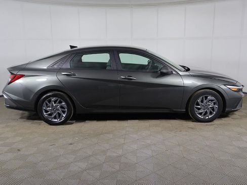 Used 2024 Hyundai Elantra SEL FWD image 13