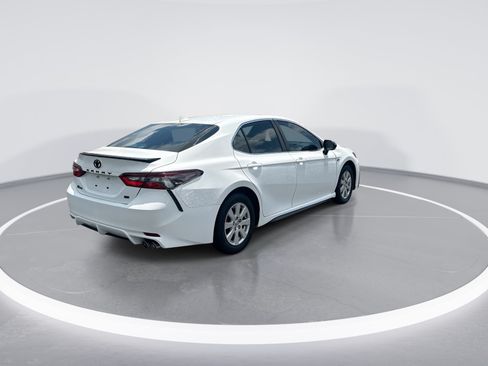 Used 2023 Toyota Camry SE w/ Convenience Package FWD image 9