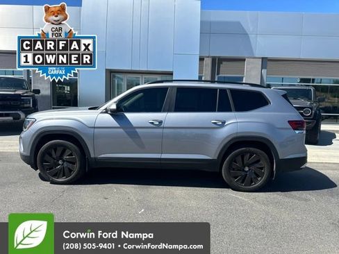 Used 2024 Volkswagen Atlas SE AWD/4WD image 4