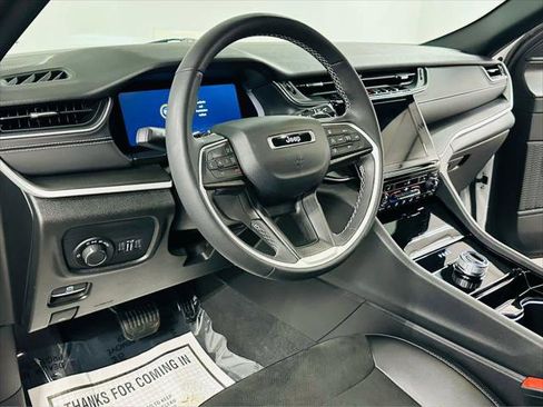 Certified 2023 Jeep Grand Cherokee Altitude image 10