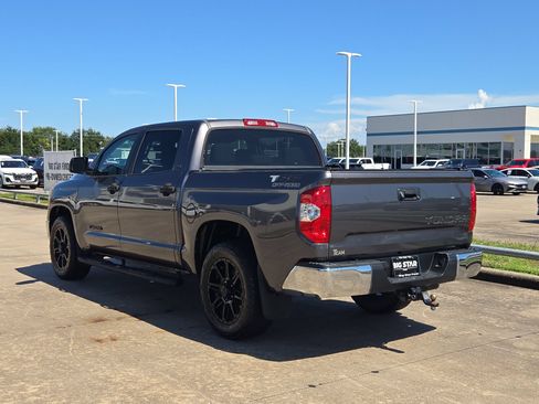 Used 2018 Toyota Tundra SR5 w/ SR5 Upgrade Package RWD image 6