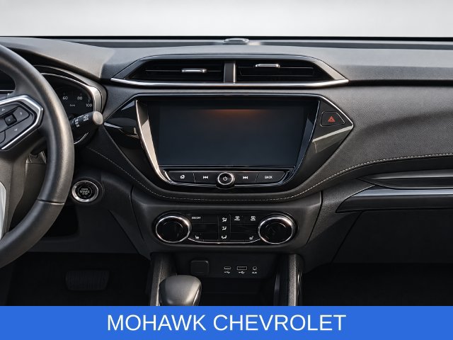 Certified 2022 Chevrolet TrailBlazer ACTIV w/ Sun and Liftgate Package FWD image 19