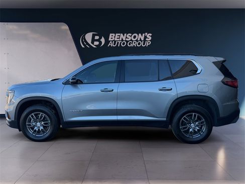 Used 2025 GMC Acadia Elevation image 2