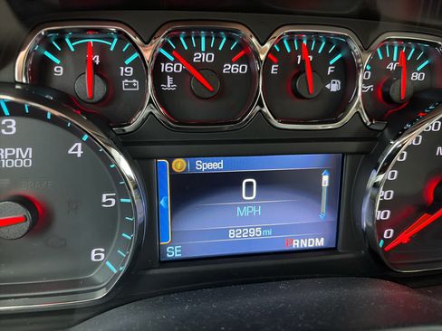 Used 2015 Chevrolet Tahoe LT RWD image 11