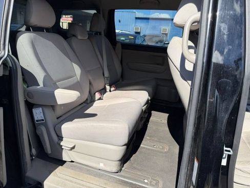 Used 2021 Kia Sedona LX FWD image 16