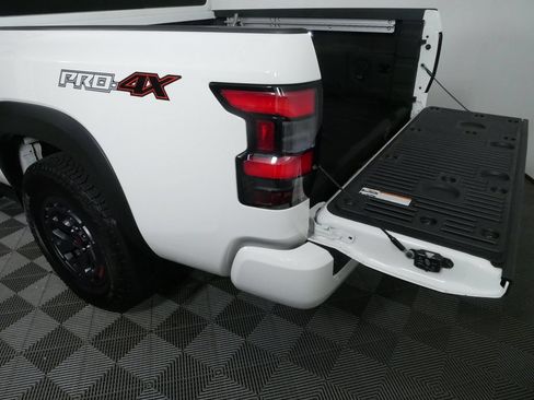Used 2026 Nissan Frontier PRO-4X w/ Pro-4x Convenience Package AWD/4WD image 17