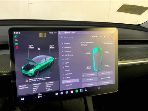Used 2022 Tesla Model Y Long Range AWD/4WD image 25