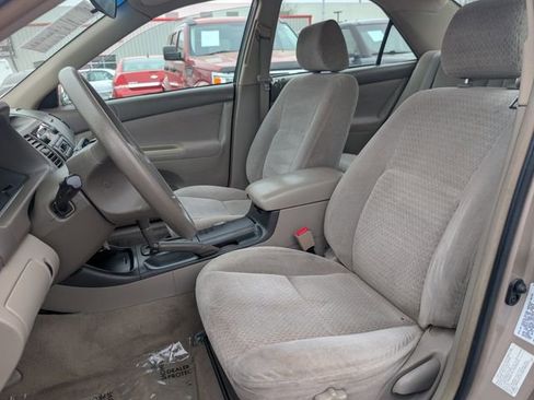 Used 2002 Toyota Camry image 7