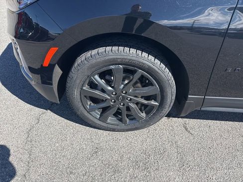 Used 2023 Chevrolet Equinox RS w/ LPO, Floor Liner Package AWD/4WD image 10