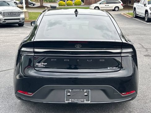 Used 2025 Toyota Prius Plug-In Hybrid FWD image 4