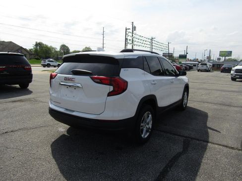 Used 2019 GMC Terrain SLE w/ Driver Convenience Package FWD image 8
