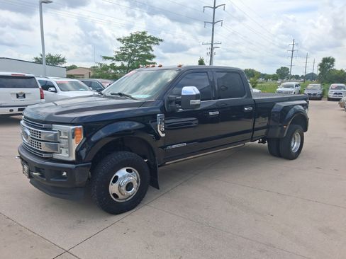 Used 2017 Ford F350 Platinum w/ Platinum Ultimate Package AWD/4WD image 1