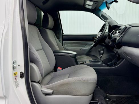 Used 2012 Toyota Tacoma Pickup 2D 6 ft image 9