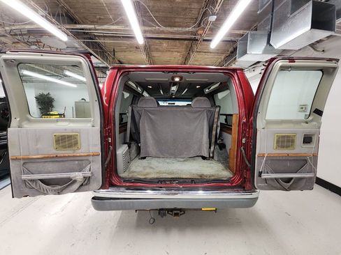 Used 1999 Ford E-150 and Econoline 150 image 13