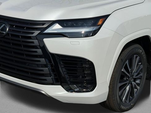 New 2026 Lexus LX 600 4WD w/ Premium Package image 11