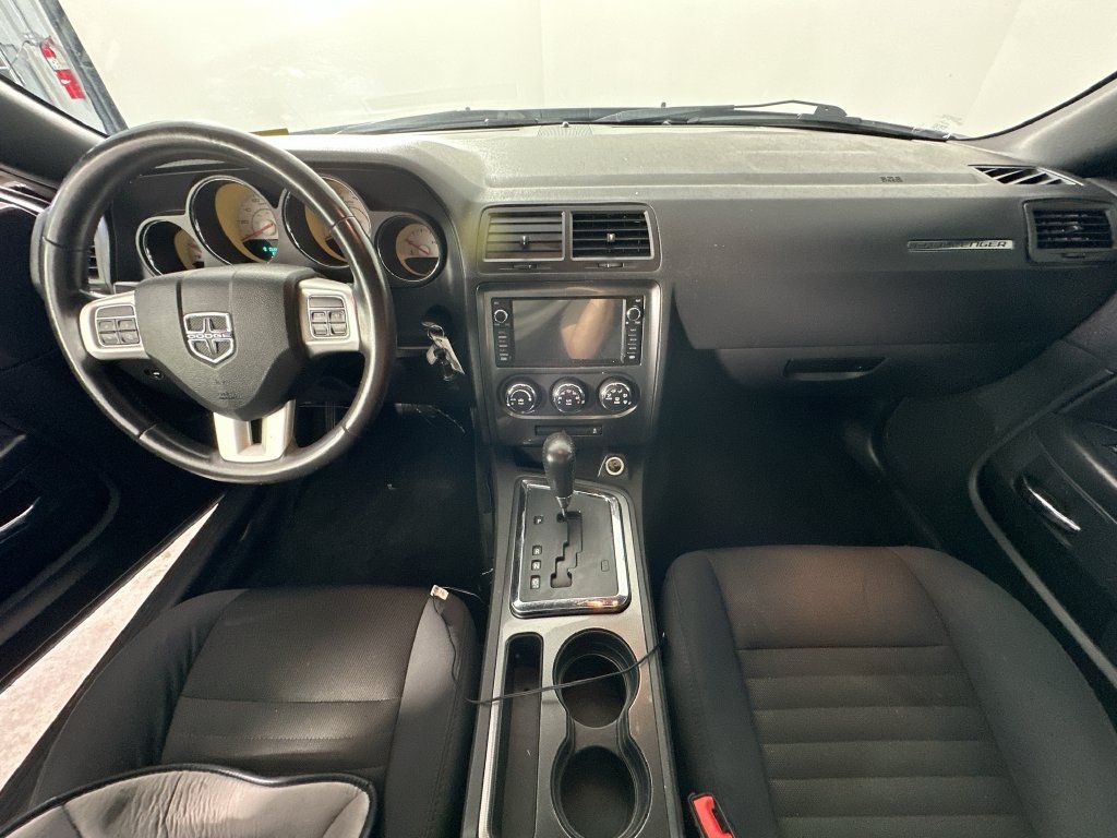 Used 2013 Dodge Challenger SXT RWD image 10