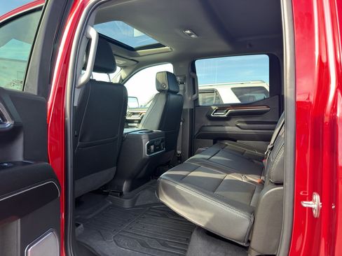 Used 2024 GMC Sierra 1500 Denali w/ Technology Package AWD/4WD image 3