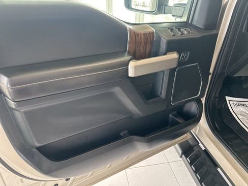 Used 2018 Ford F150 Lariat w/ Heavy-Duty Payload Package image 9