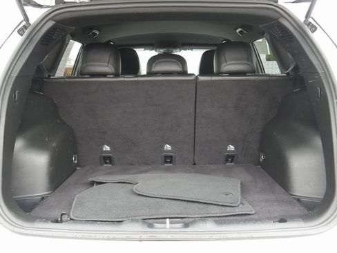 Used 2024 Jeep Compass Latitude image 11