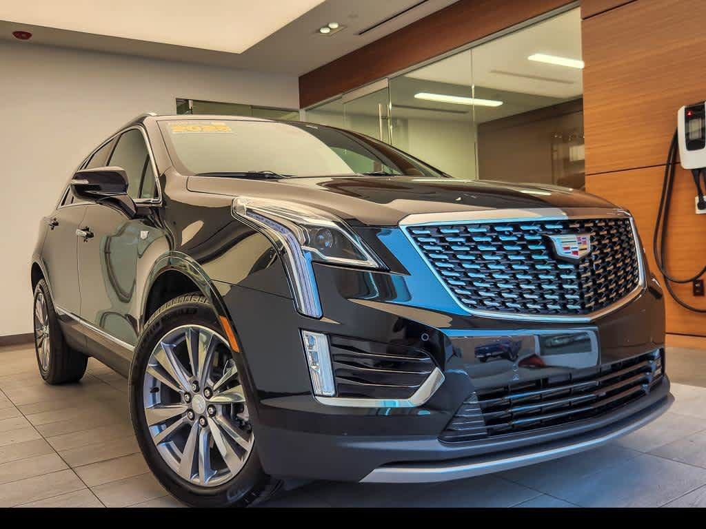 Certified 2025 Cadillac XT5 Premium Luxury w/ LPO, Floor Liner Package AWD/4WD image 1