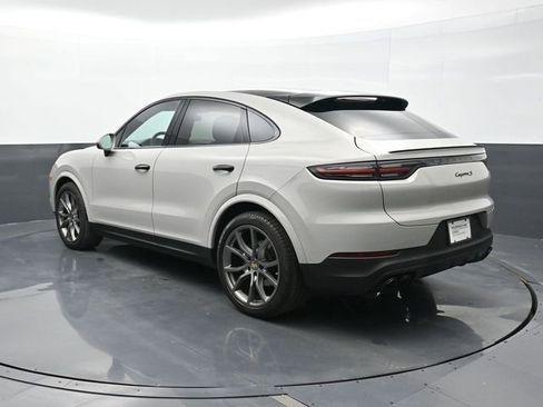 Certified 2022 Porsche Cayenne S AWD/4WD image 3