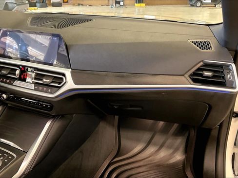 Used 2023 BMW 440i xDrive Convertible w/ Premium Package image 18