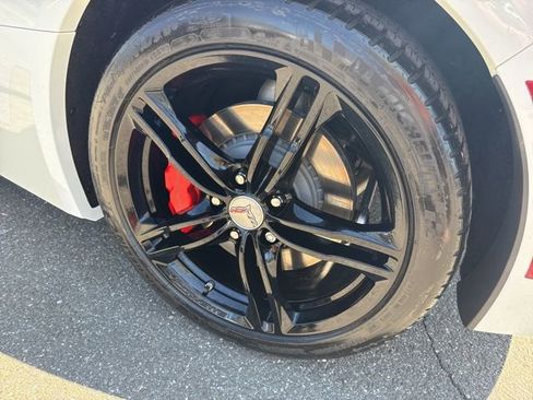 Used 2017 Chevrolet Corvette Stingray Coupe w/ LPO, Stingray Logo Package RWD image 9